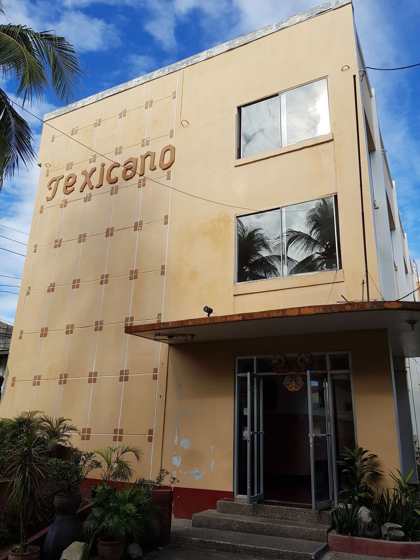 Texicano Hotel Main Laoag Kültér fotó